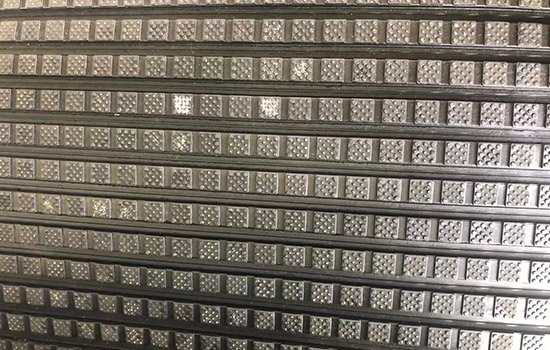 Two-in-one composite plate for rollers