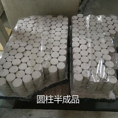 1568625773177541
